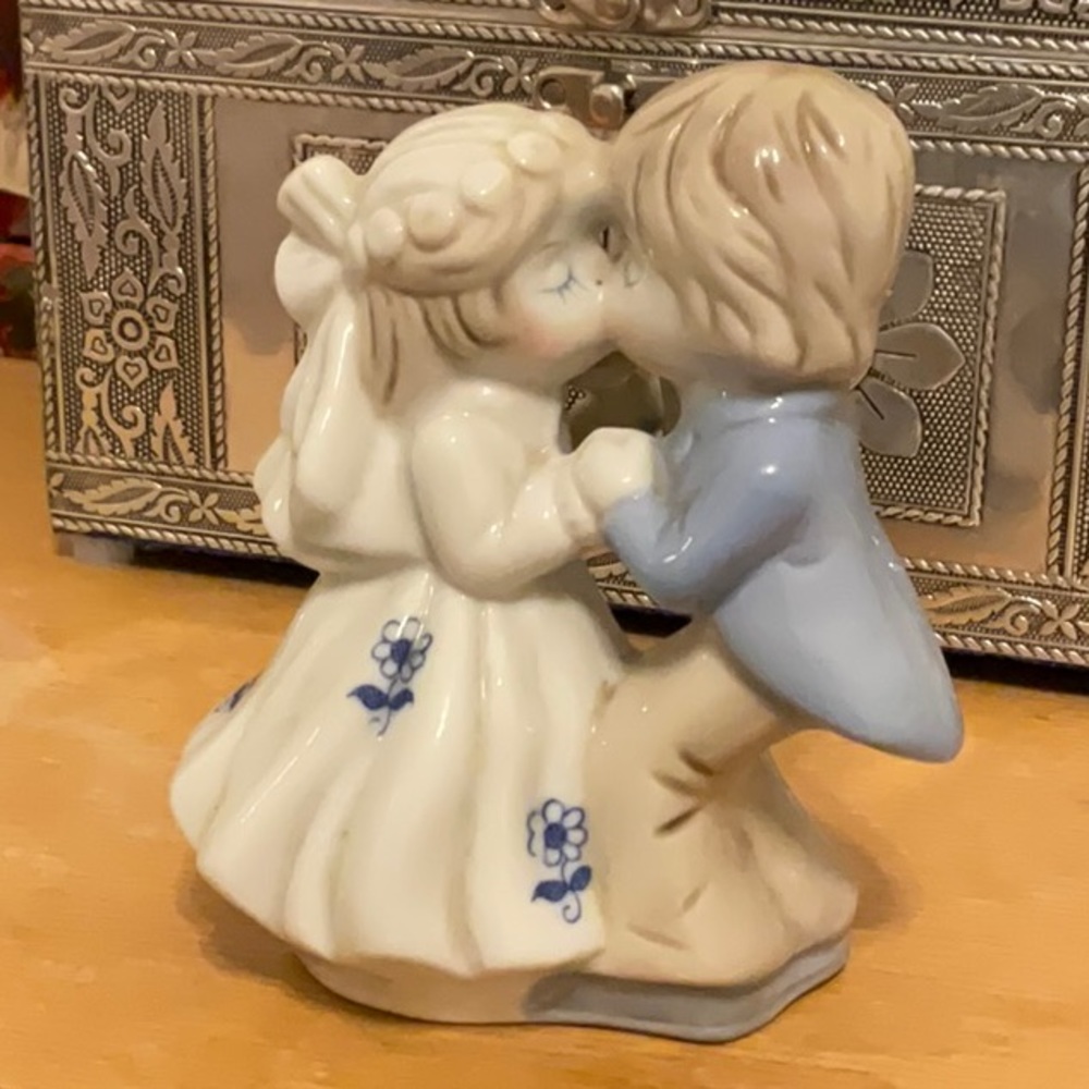 Zamboli & Co. Bride & Groom cake topper figurine